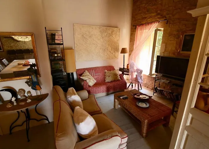 Maison Charmante A بيت للعطل